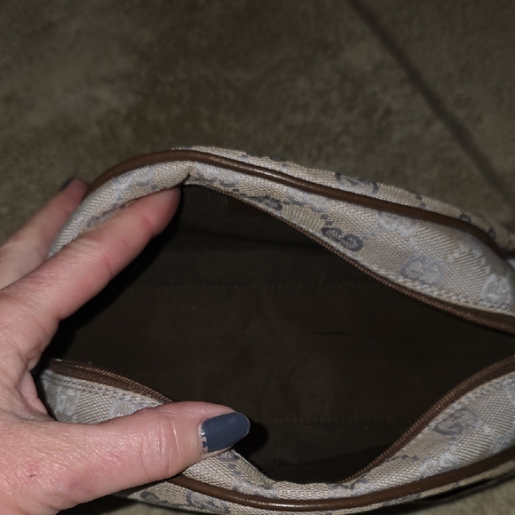 Gucci Beige and Brown Sholder Bag - Picture 11 of 15